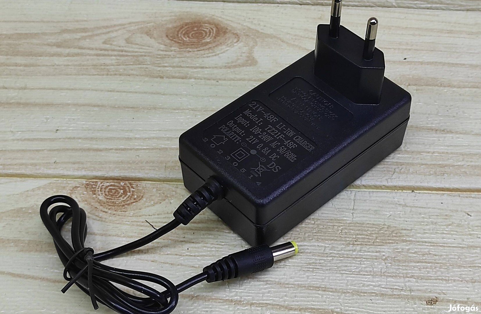 21V 0.8A adapter, Lítium ion akkumulátoros kéziszerszámok, töltéséhez