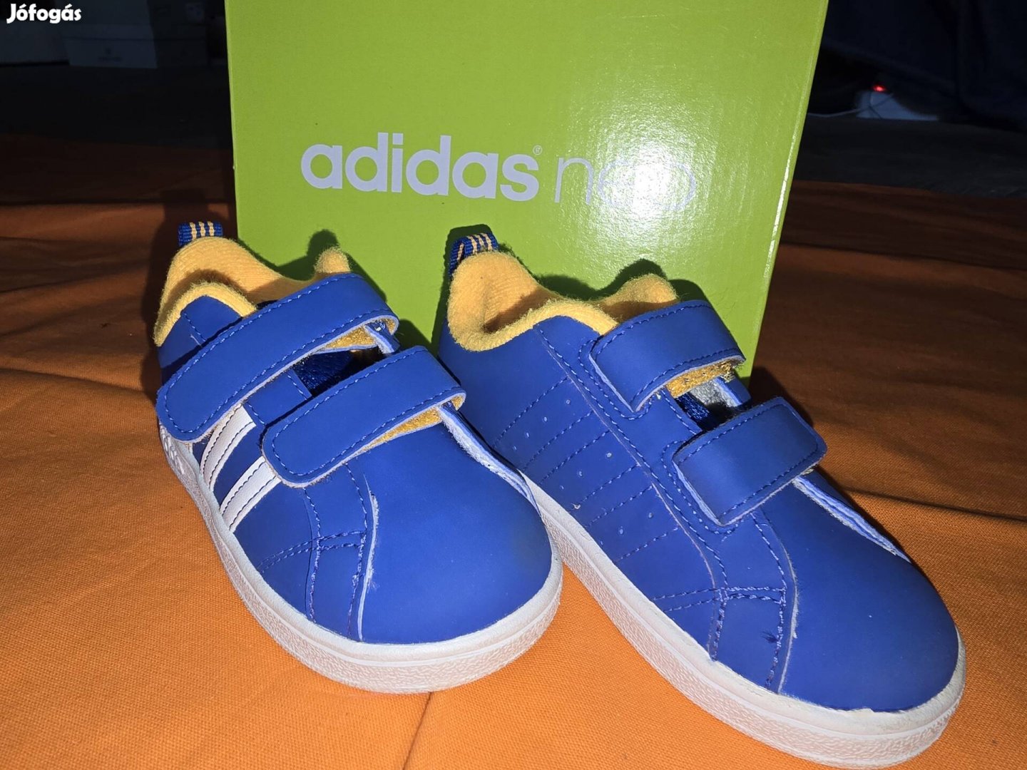 21-es Adidas cipő 