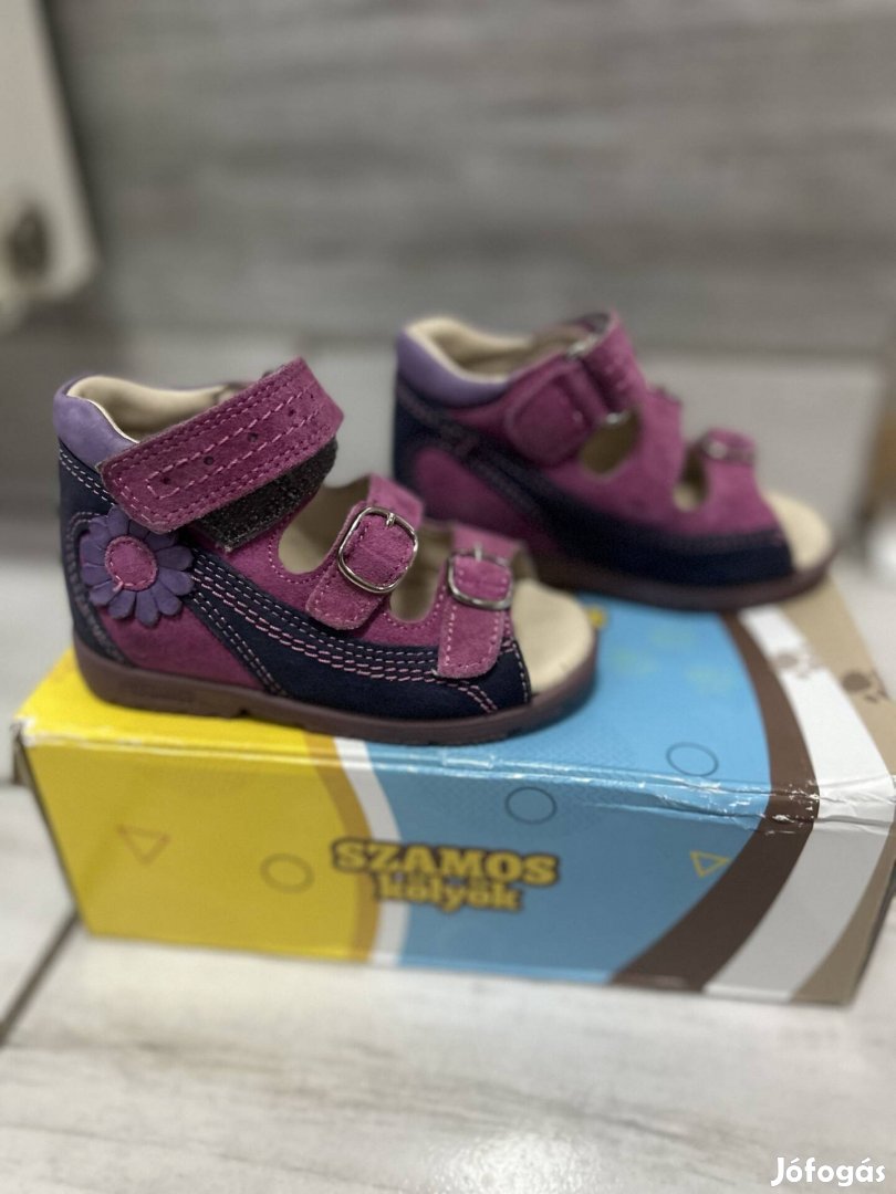 21-es Szamos kislany szandál
