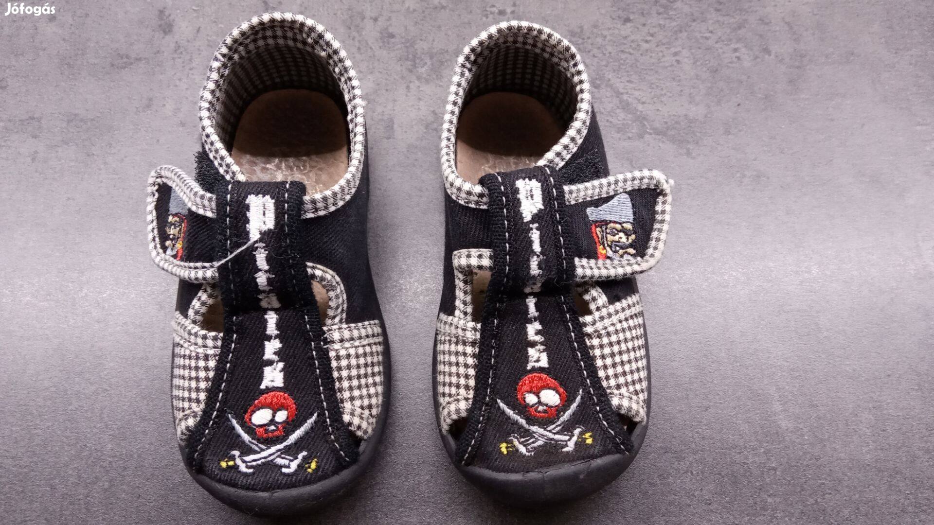 21-es babacipő bébicipő váltócipő vászoncipő