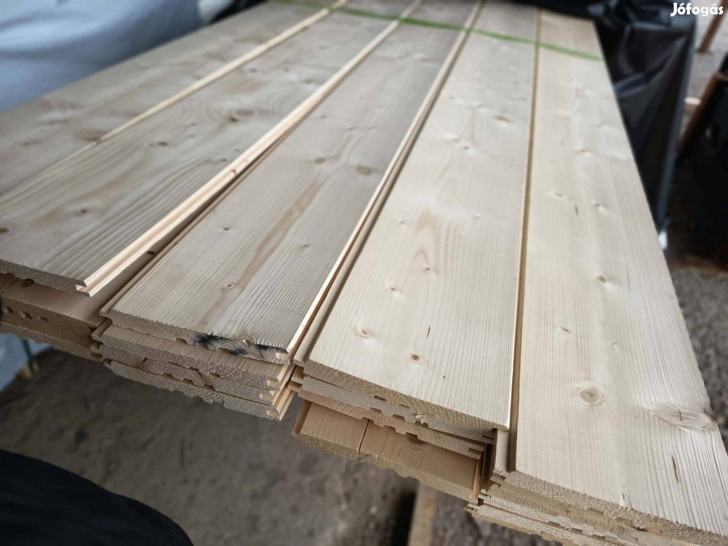 21x196 Borovi hajópadló