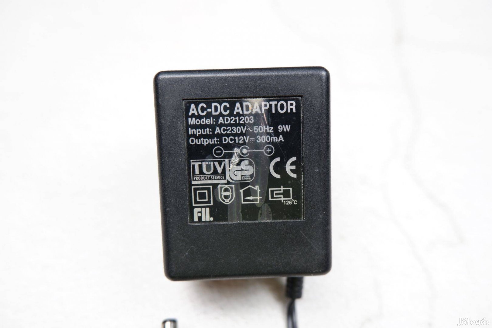 220V-os hálózati adapter 12V 300mA Ad21203