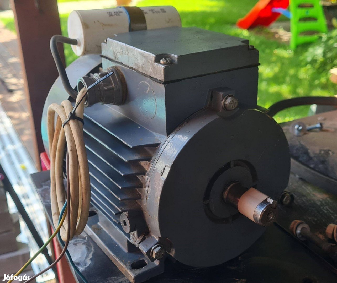 220/230V-os 1,5kW-os Orosz villanymotor