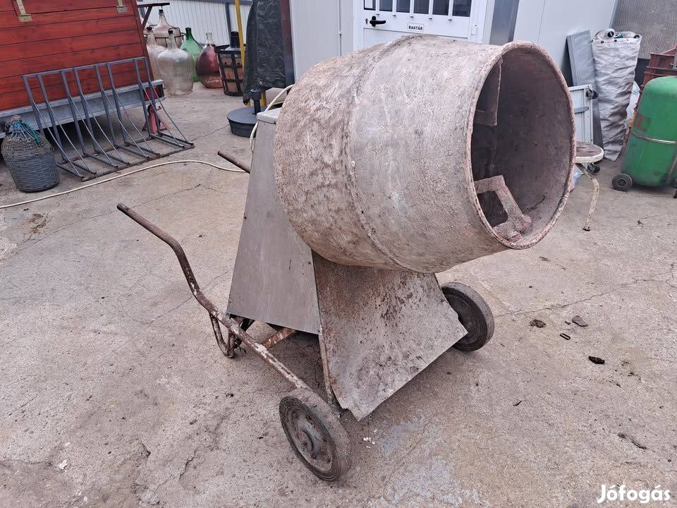 220 V-OS 130 L-Es Betonkeverő
