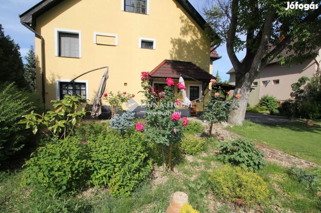 220 nm-es ház eladó Kecskemét