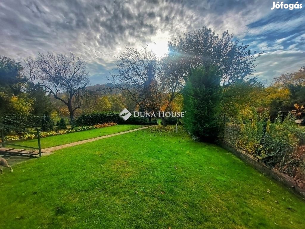 220 nm-es ház eladó Kerepes