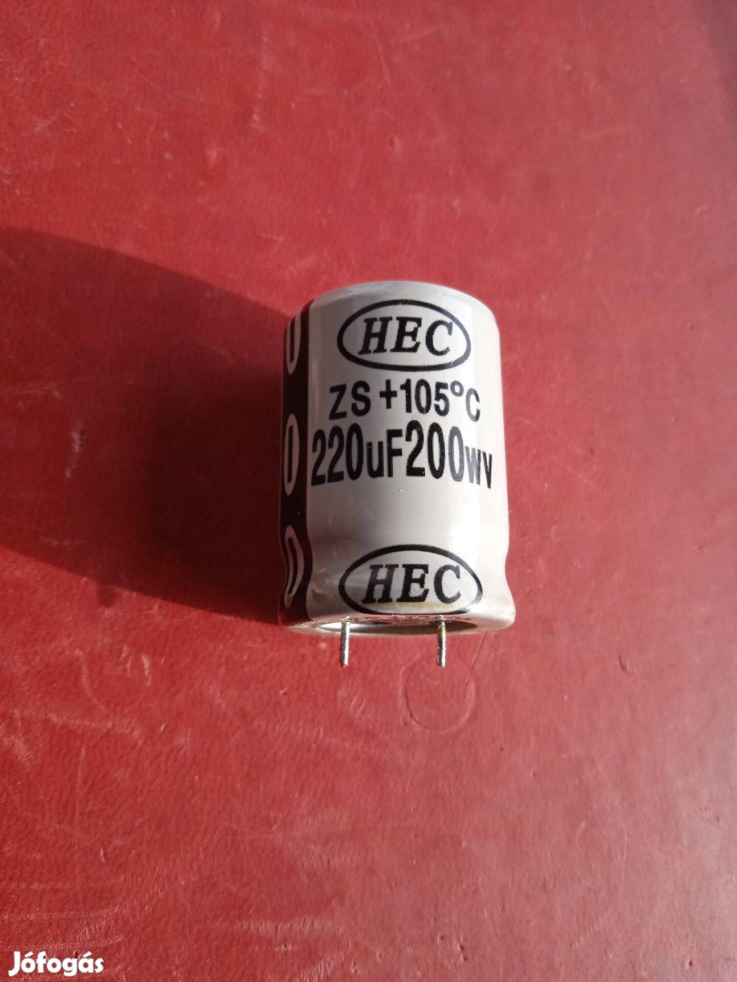 220 uF , 200 V kondenzátor ( HEC ) NYÁK-ba , 30 x 21 mm