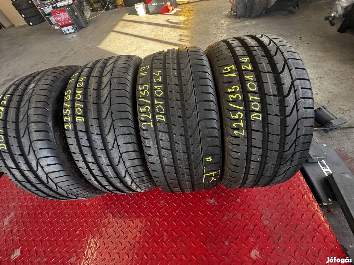 225/35R19 Pirelli Pzero Dot:0124