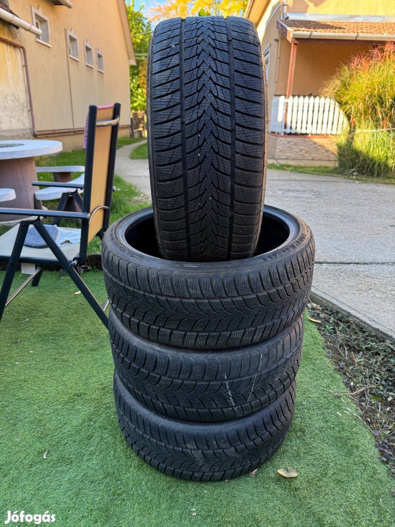 225/35 r19 téligumi