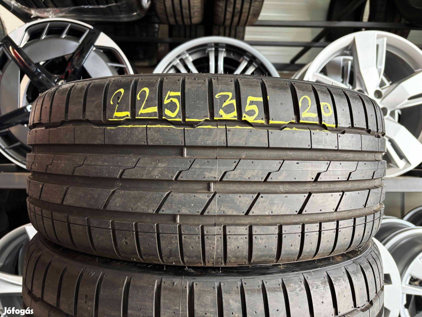 225/35 r20 Hankook 2022 DEMO nyárigumi 2db eladó 225/35r20 garnitúra