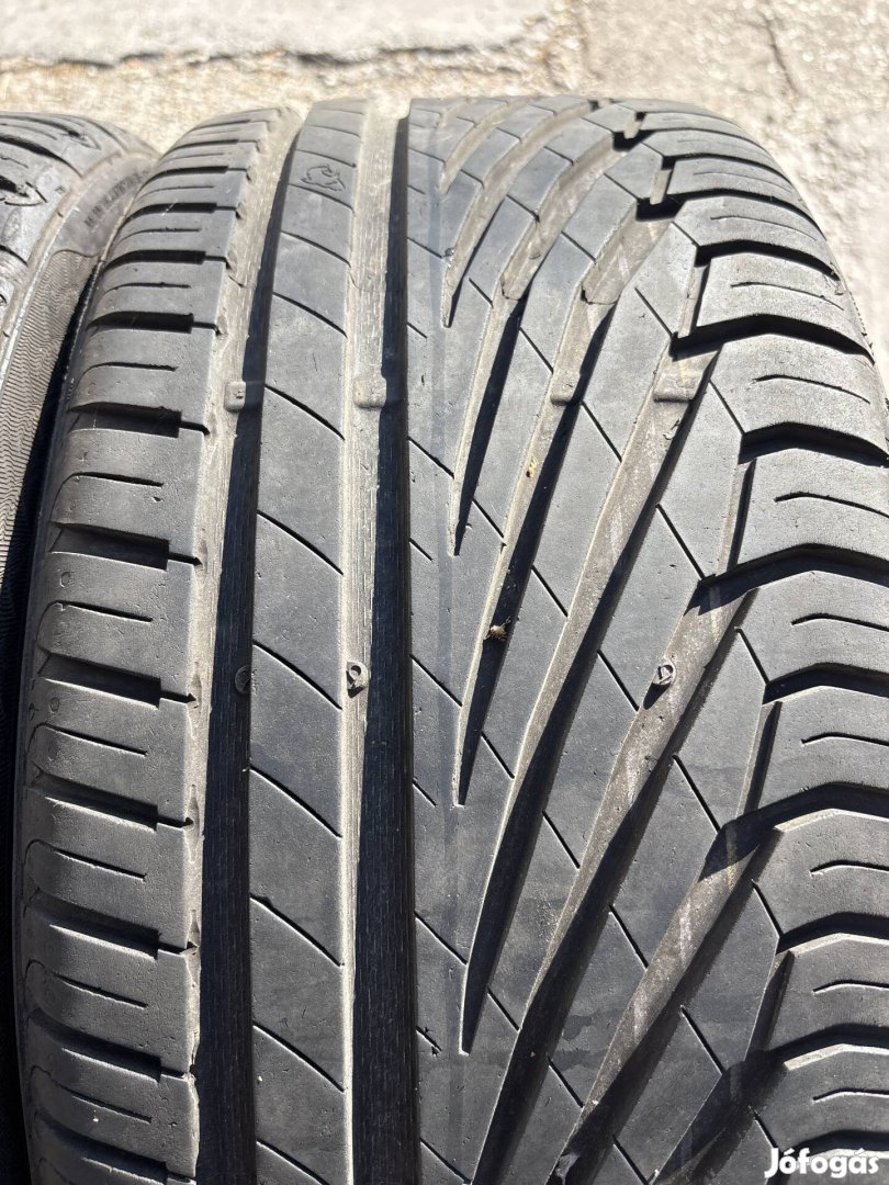225/40R18 Uniroyal