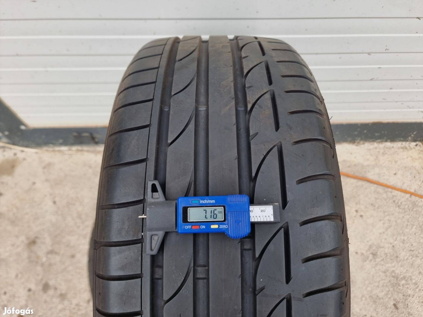 225/40R19 Bridgestone gumi 2db szinte újszerű állapotban eladó!