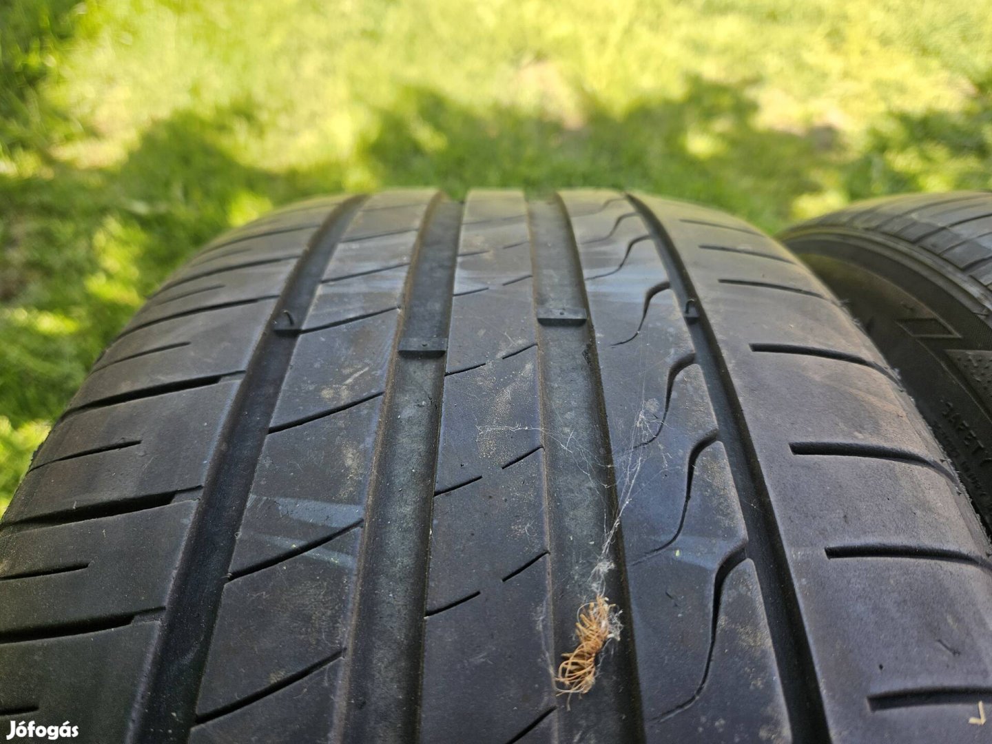 225/40R19 nyári gumi 2db