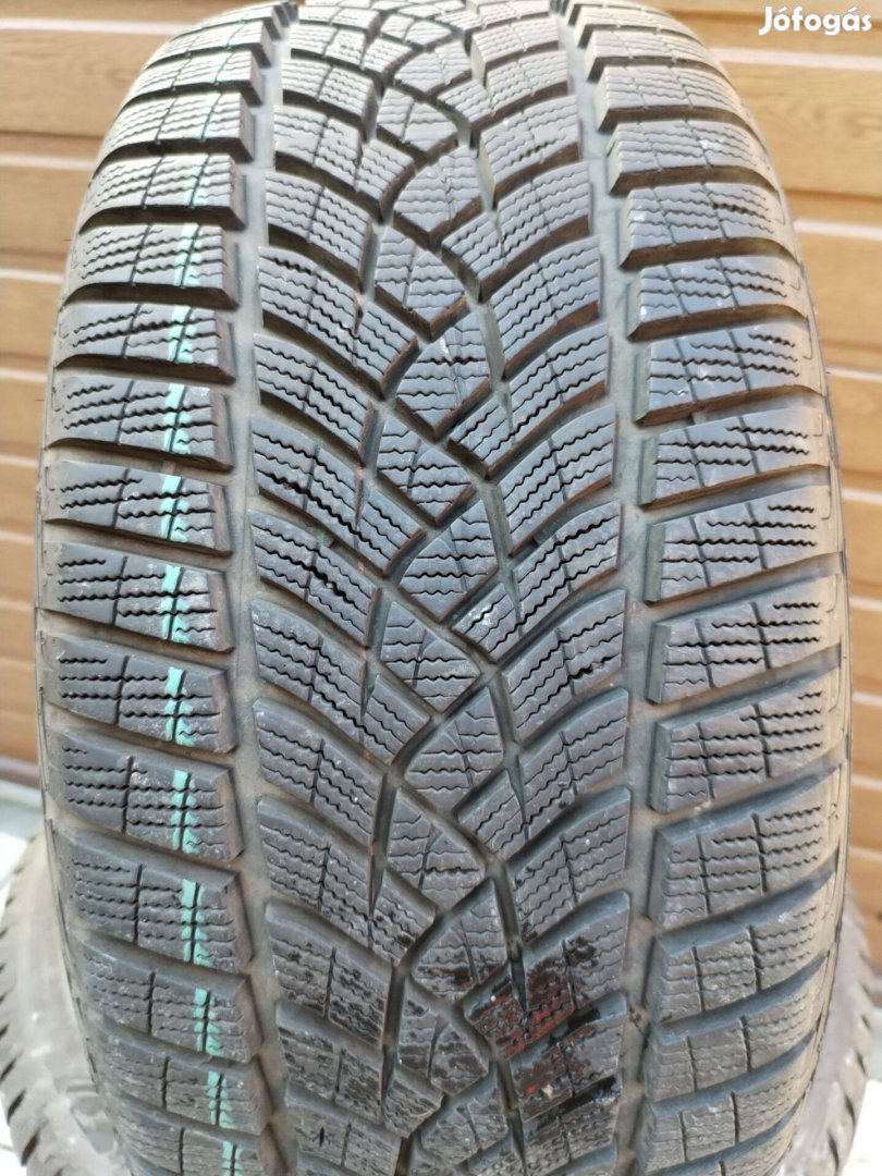225 40 18 goodyear 225/40 R 18 téli gumi garnitura újszerű