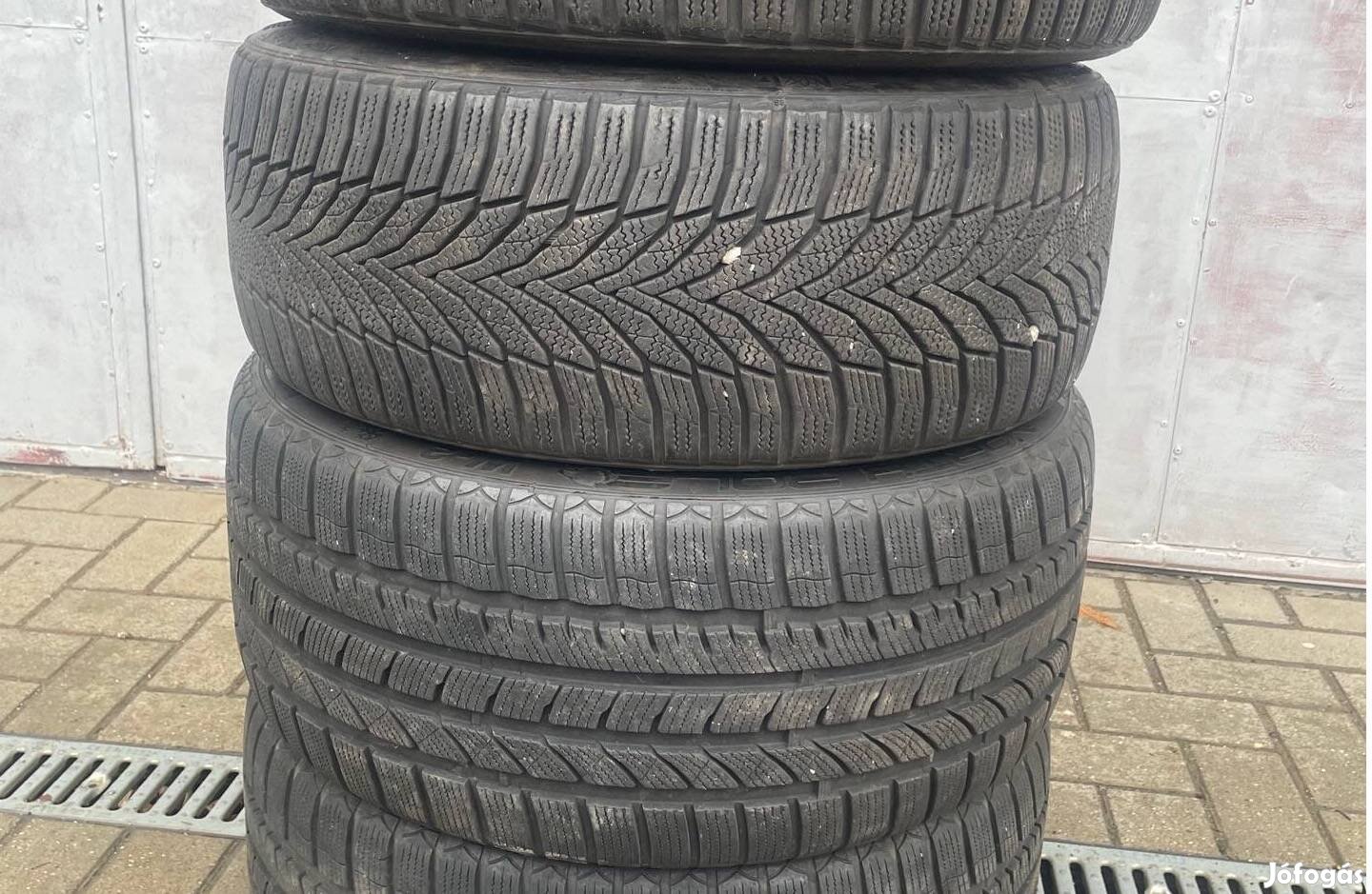 225/40 R18 és 245/40 R18 Téli gumi szett