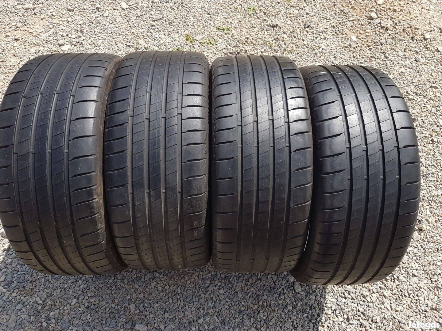 225/40 R18 nyári gumi 4db Bridgestone DOT2023