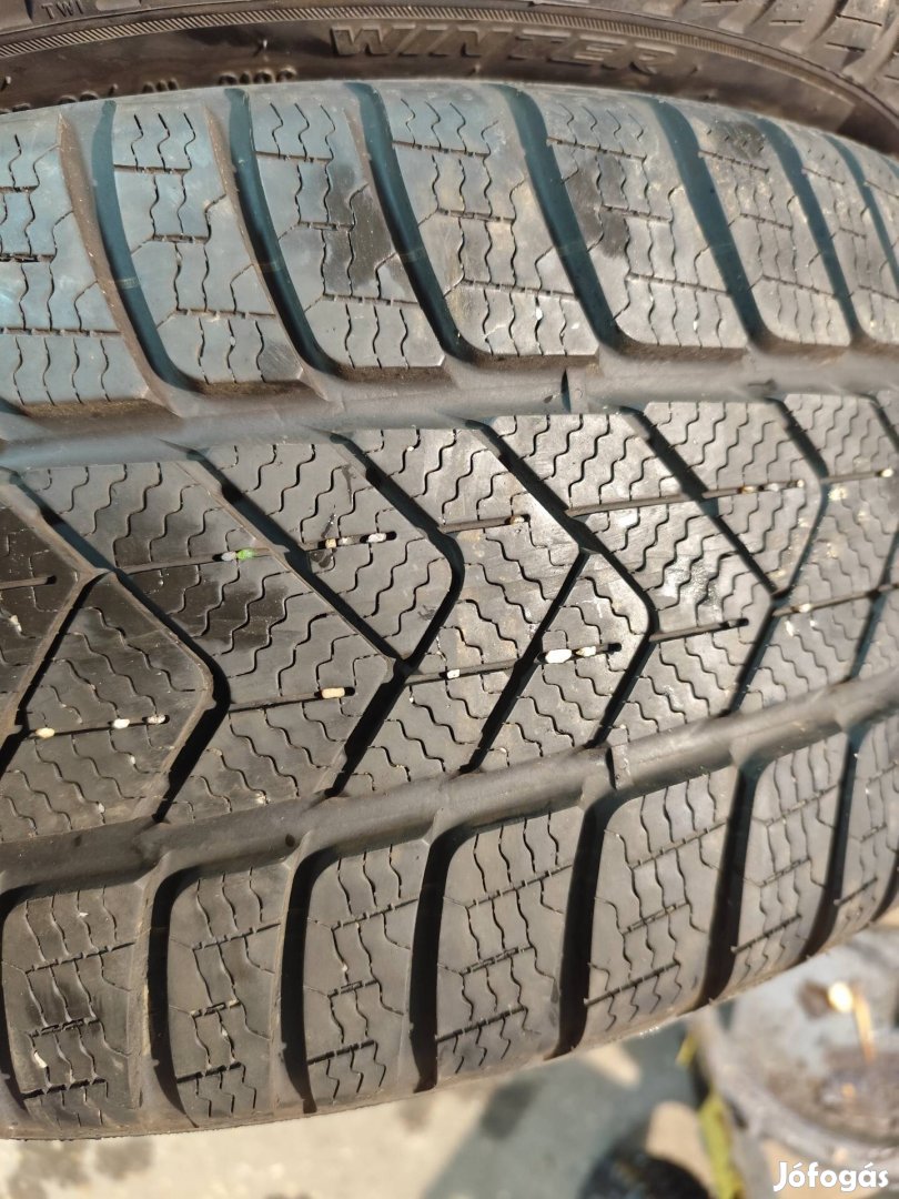 225/40 R18 pirelli téligumi 2020