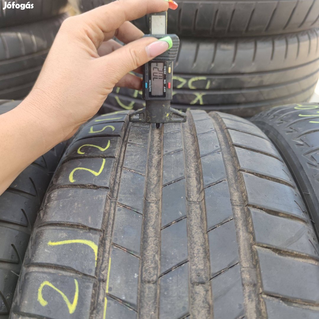 225/40 R19 Bridgestone nyári gumi 140000ft a 4db/182/