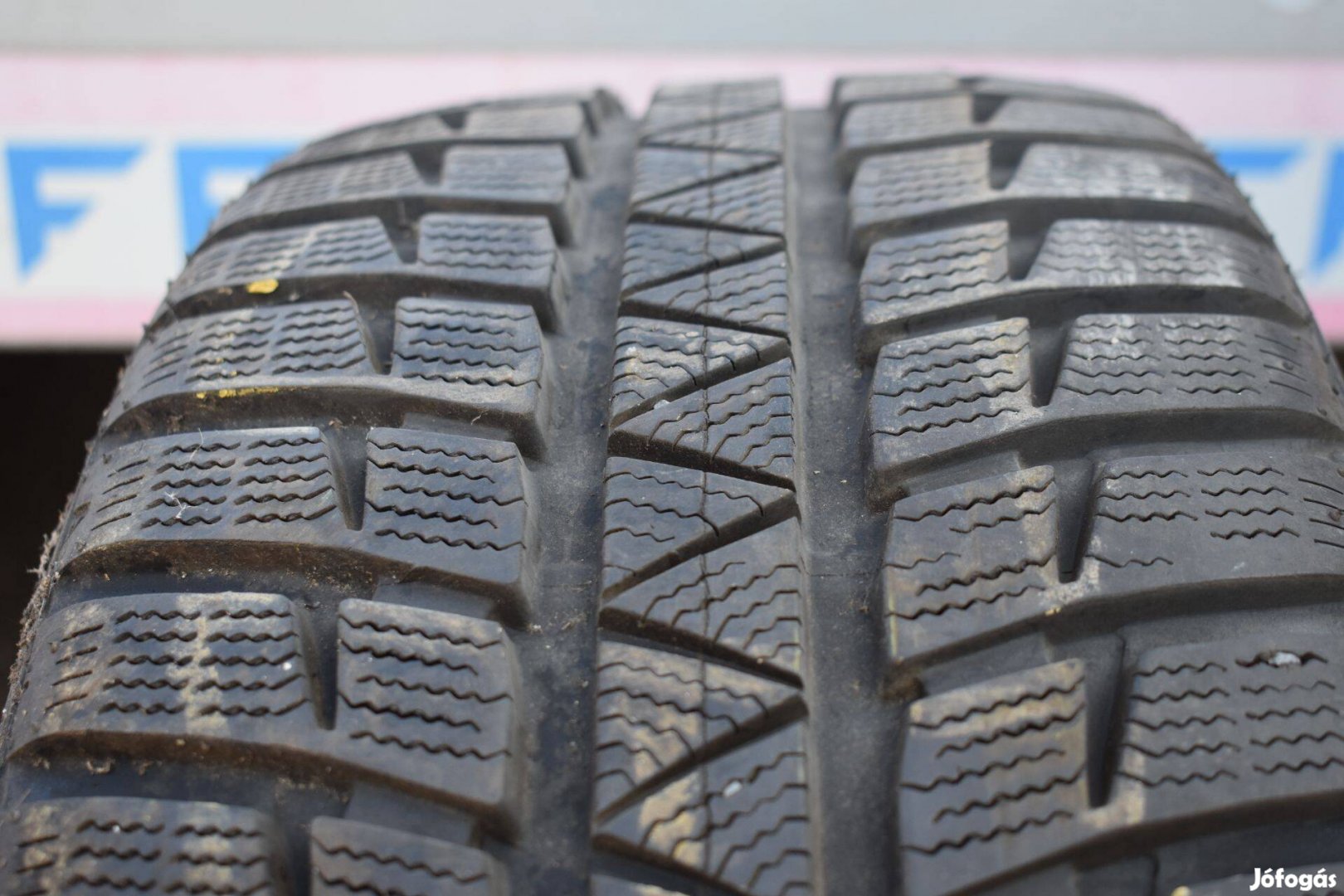 225/40 R19 Falken HS449 Eurowinter téli DOT:1214 8mm 4db