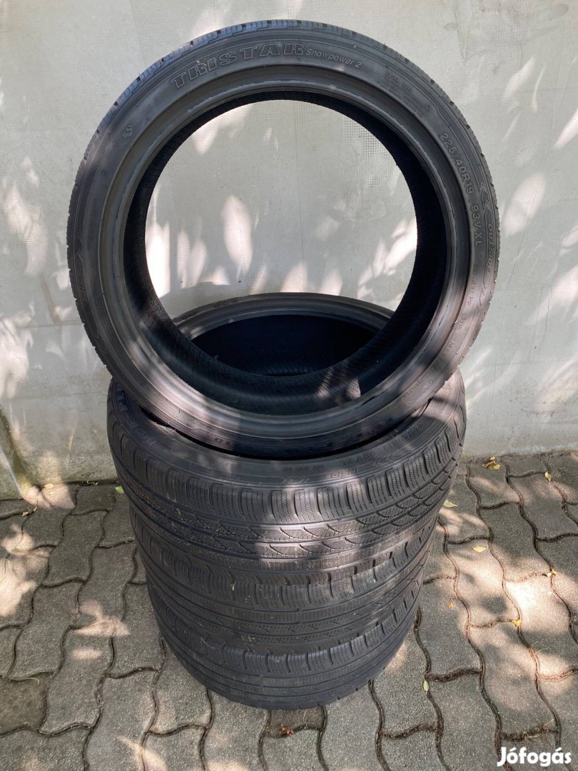 225/40 R19 M+S Négy évszakos Gumi