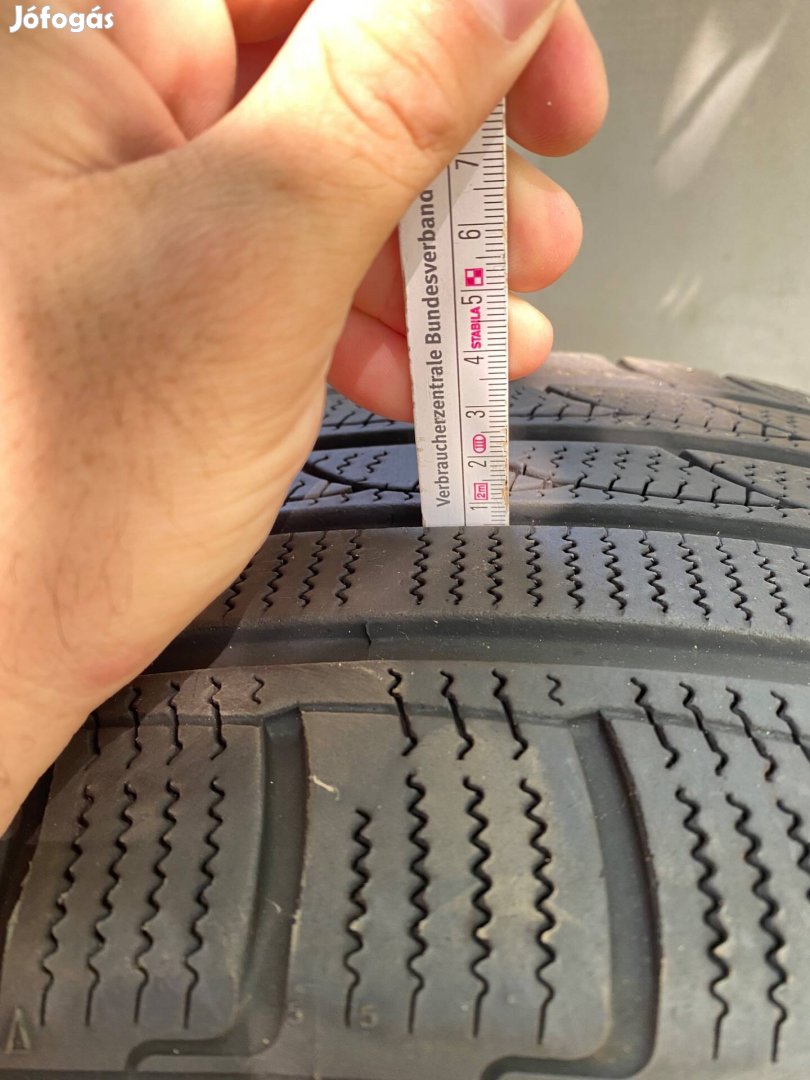 225/40 R19 Téli Auto Gumi Abroncs