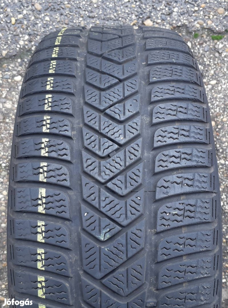 225/40 r18 Pirelli Sottozero 3 Winter. 1db.