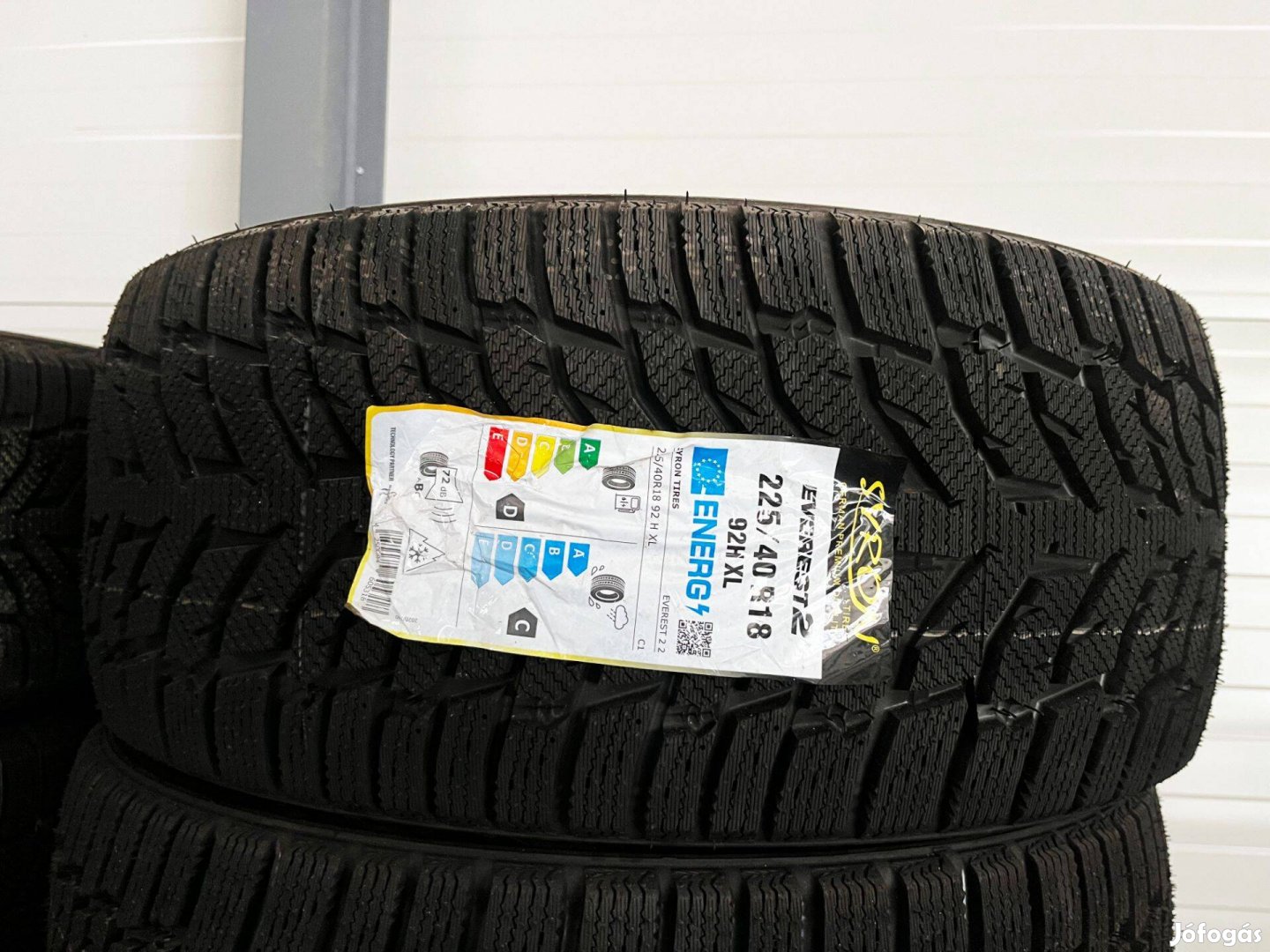 225/40 r18 Syron téligumi 4db Új eladó 225/40r18 garnitúra