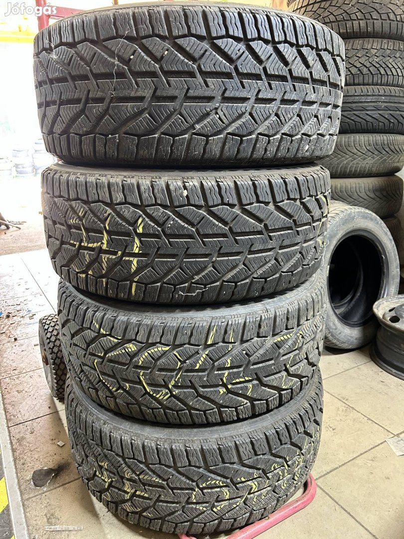 225/40 r18 Téligumi