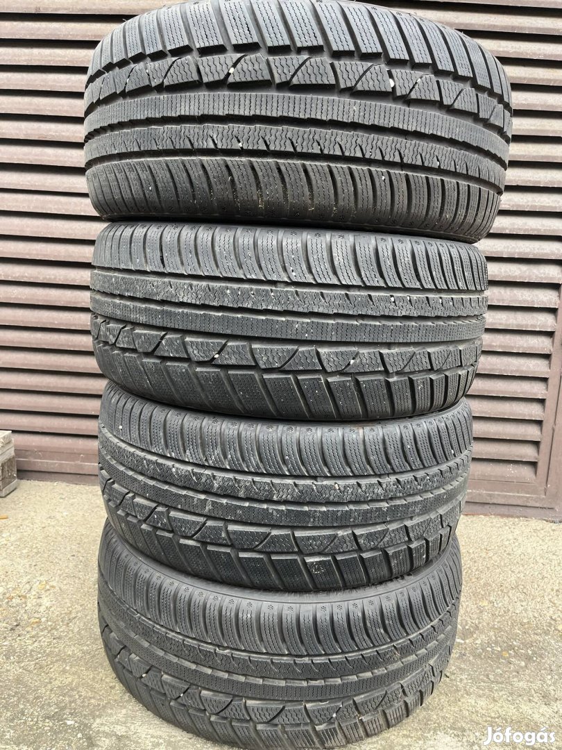 225/40 r18 téli gumi garnitúra