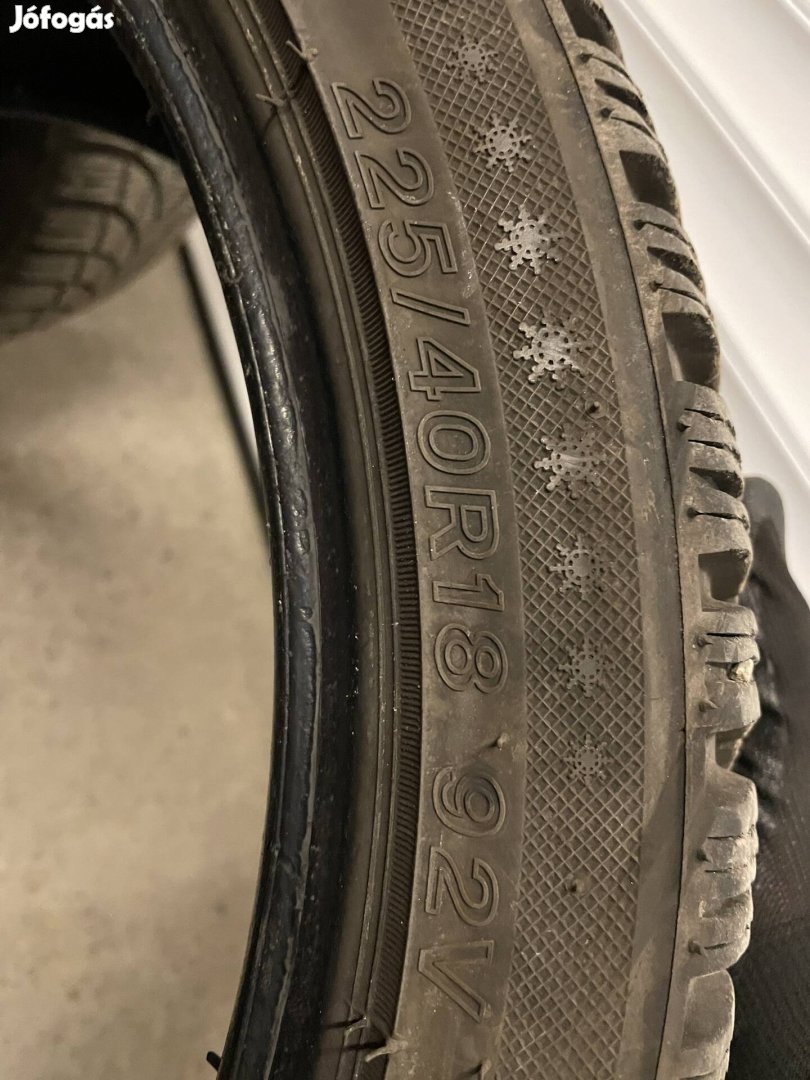 225/40 r18 teli gumi ujszeru 2db