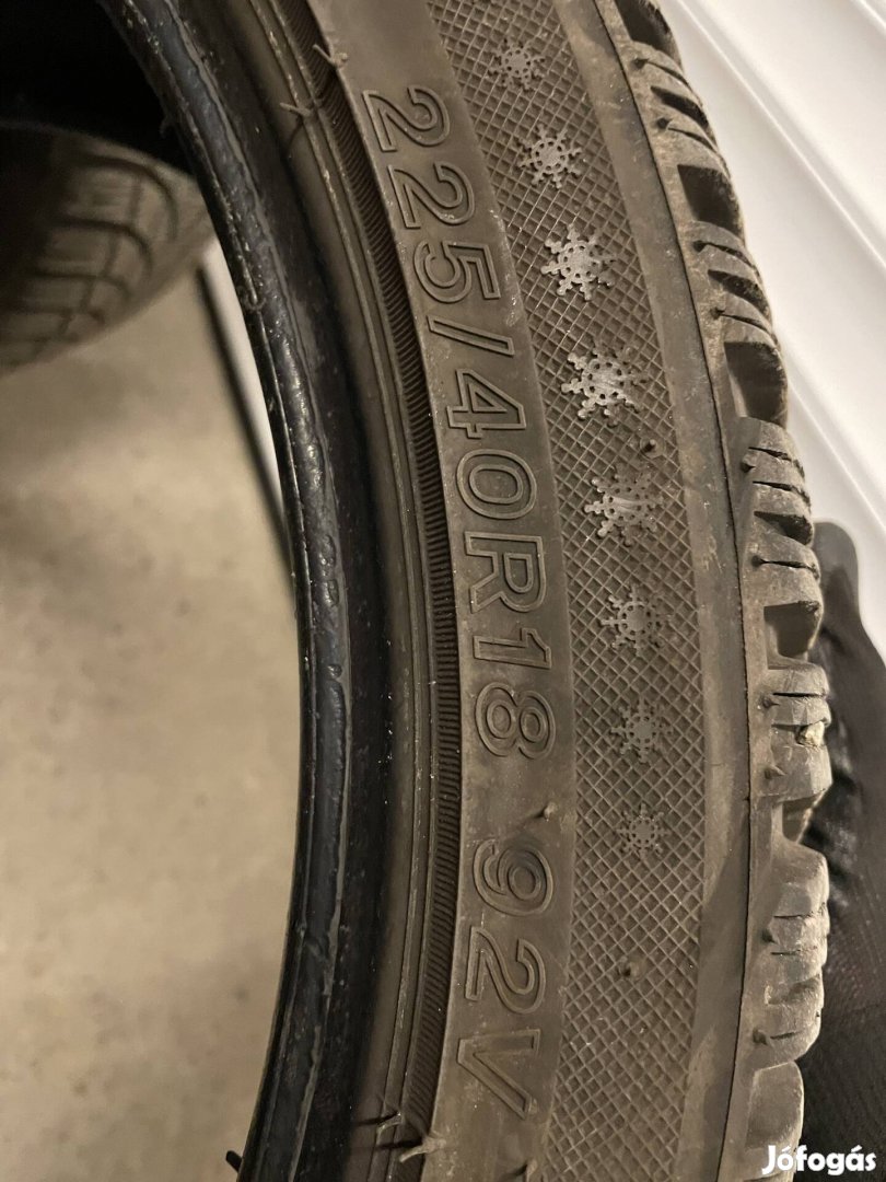 225/40 r18 ujszeru gumi 2db 