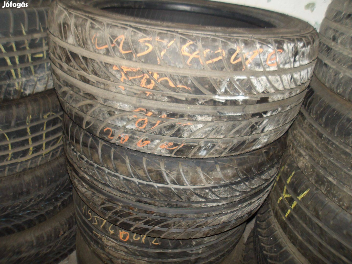 225/40r16 Falken nyári gumi ajándék szereléssel
