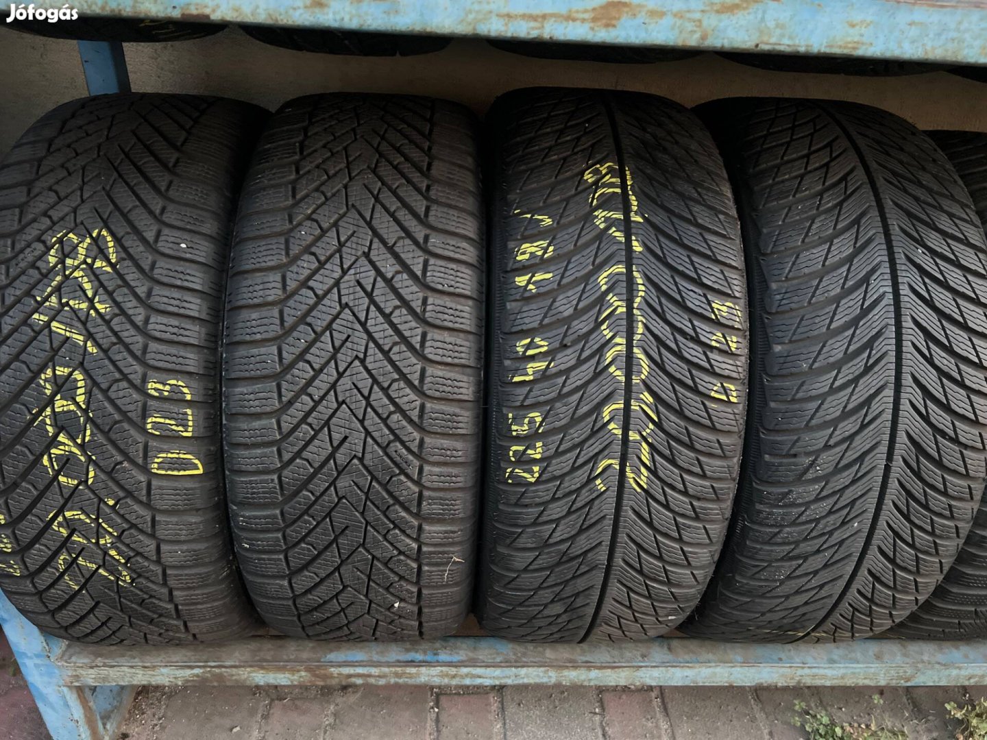 225/40r18 téli gumi