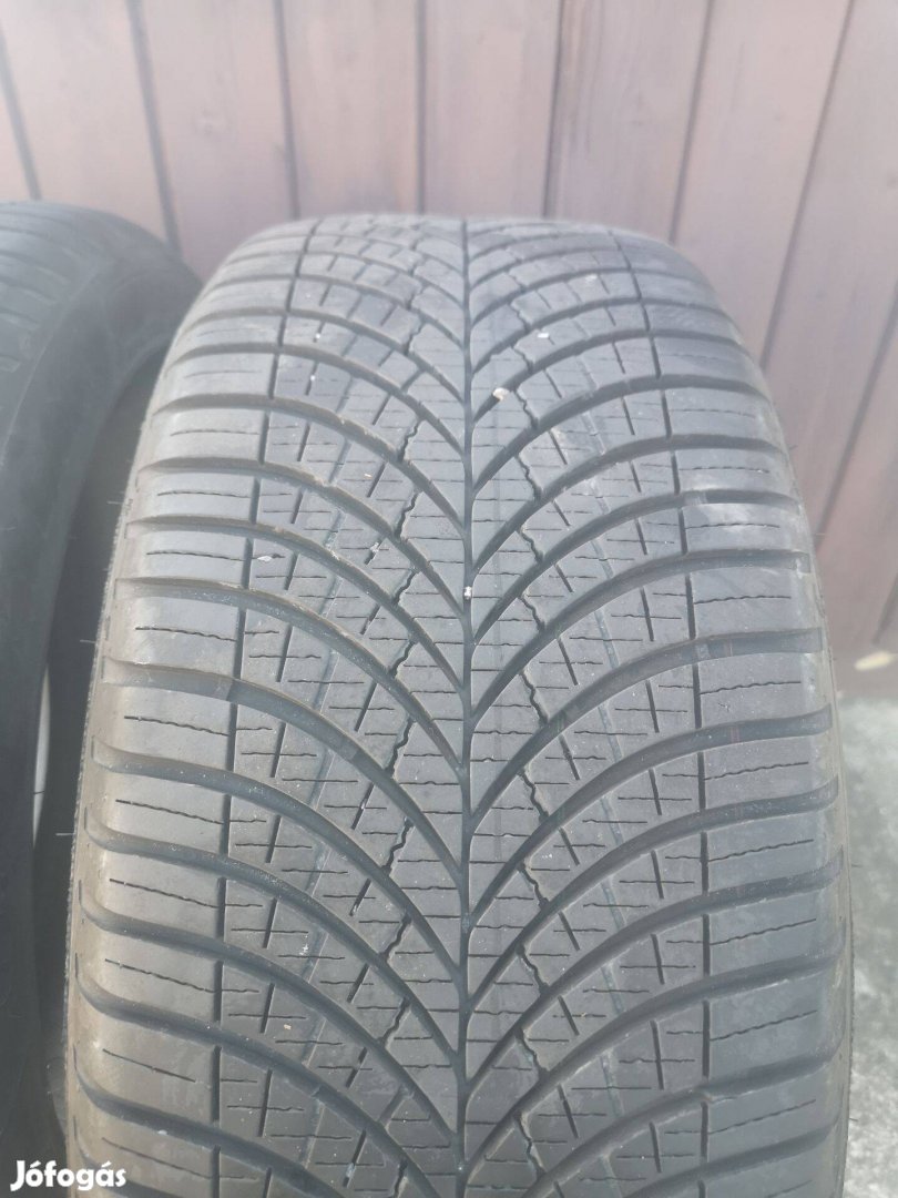 225/45R17 2-2db Négyévszakos Goodyear gumi eladó