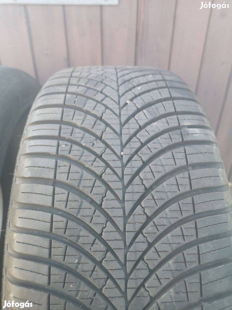 225/45R17 2-2db négyévszakos gumi