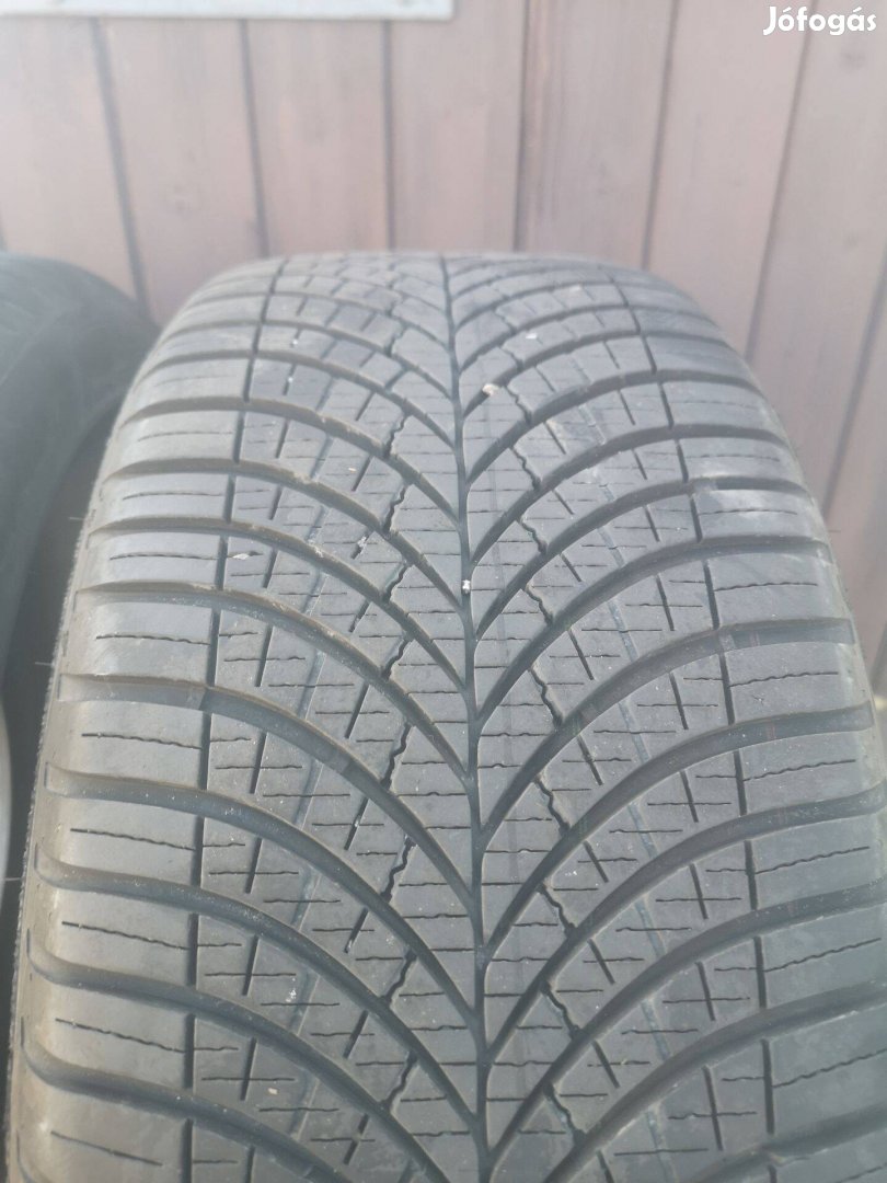 225/45R17 2-2db négyévszakos gumi