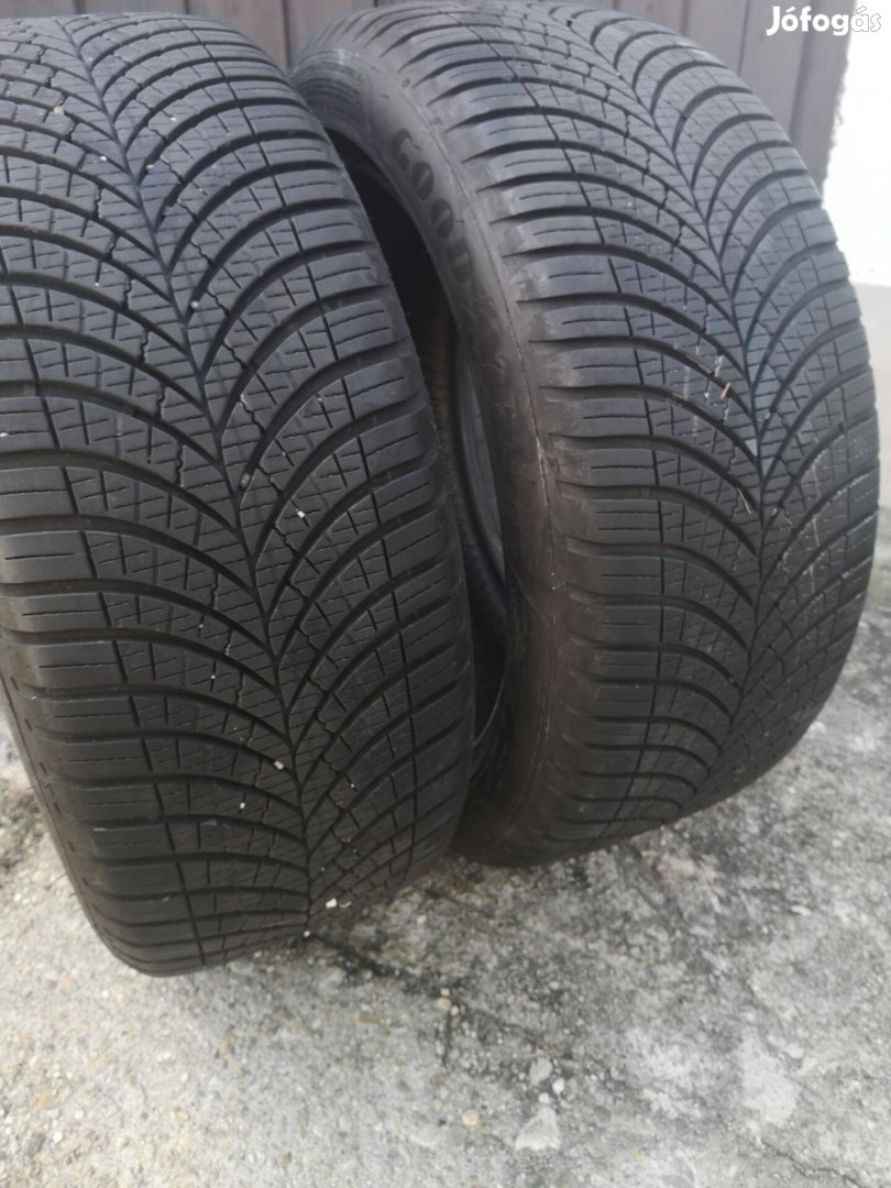 225/45R17 2db 2022 Négyévszakos Goodyear gumi