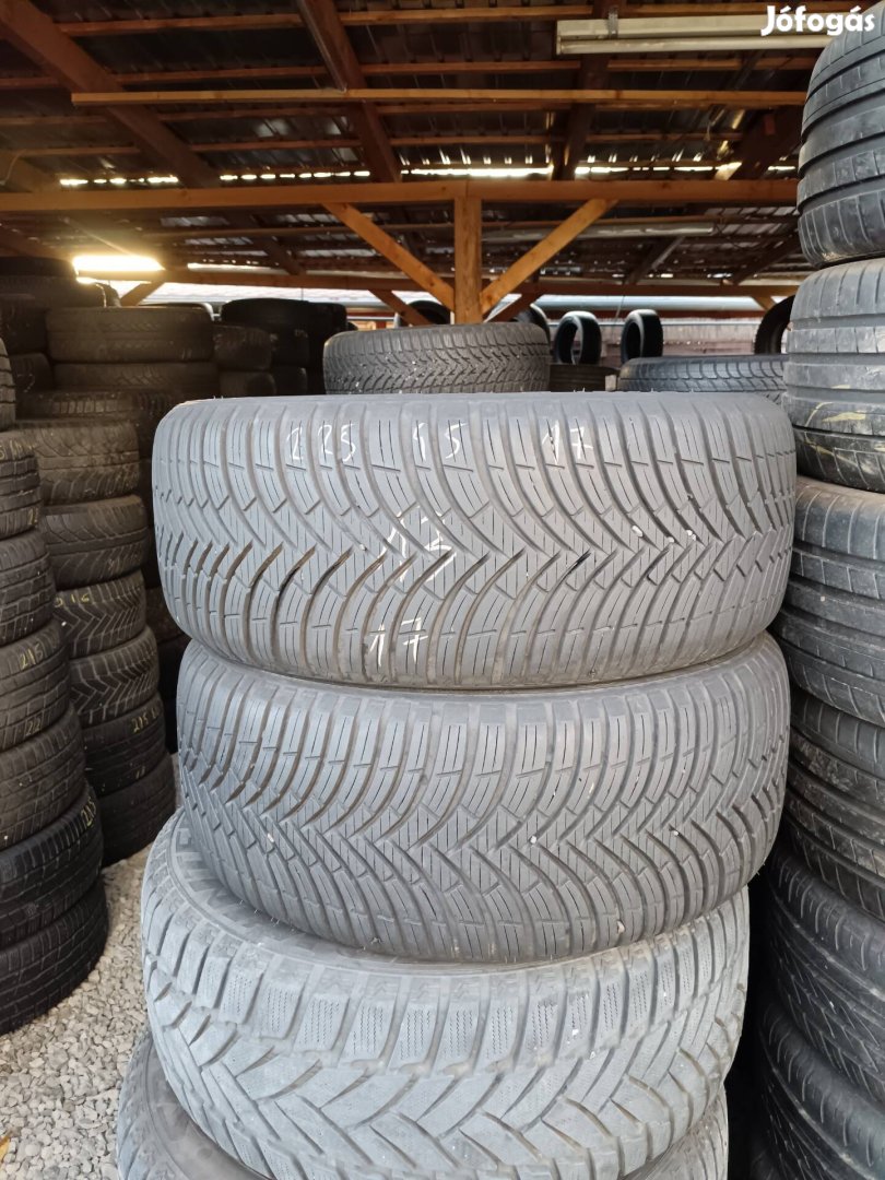 225/45R17 Kleber 4 évszakos gumi