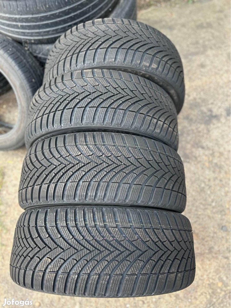 225/45R17 Semperit téli 4db újszerű 225/45 R17