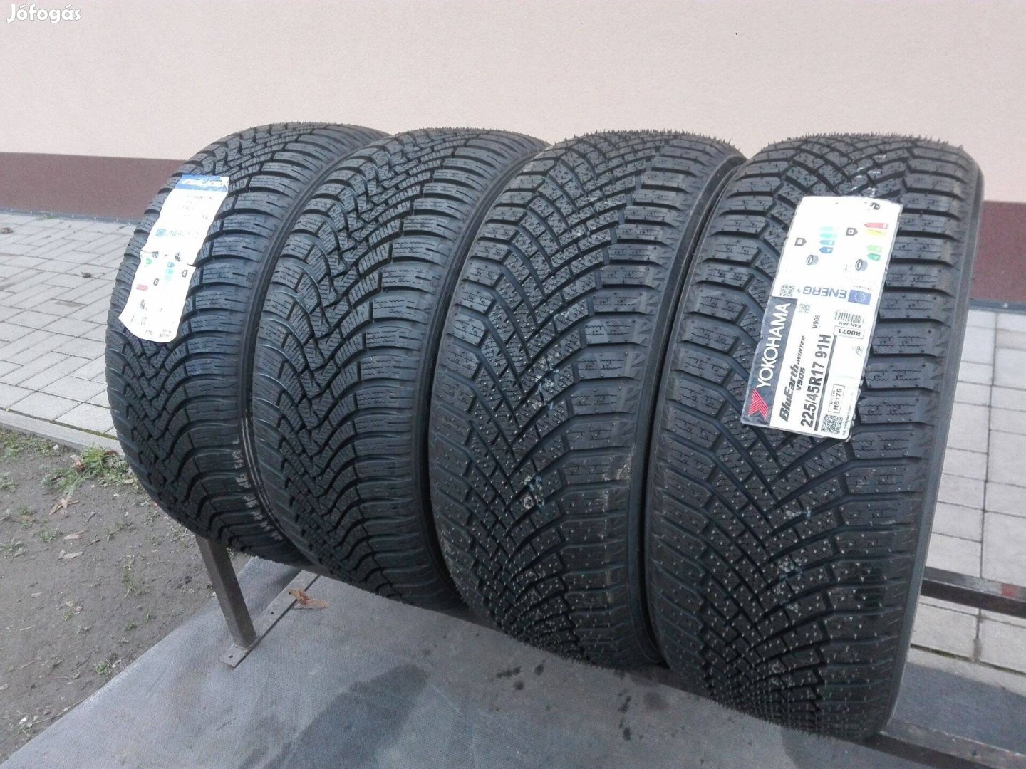 225/45R17 Új Falken + Yokohama téli gumi garnitúra 225/45 r17