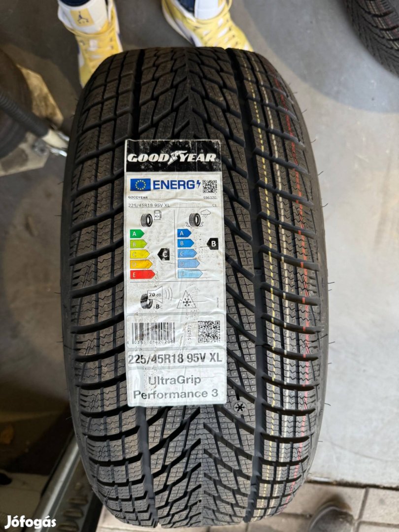 225/45R18 95V XL Új téli gumiszett