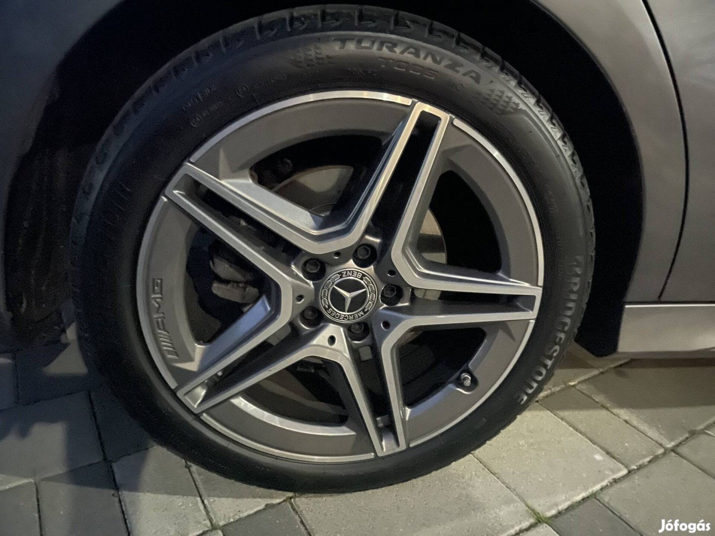 225/45R18 Bridgestone 