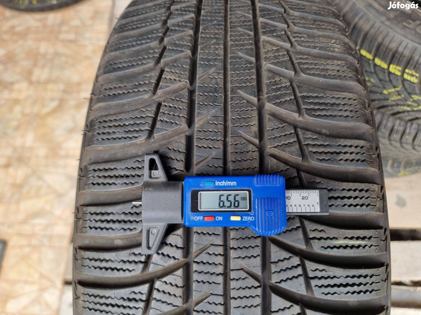 225/45R18 Bridgestone téli gumi 2db szinte újszerű állapotban eladó!