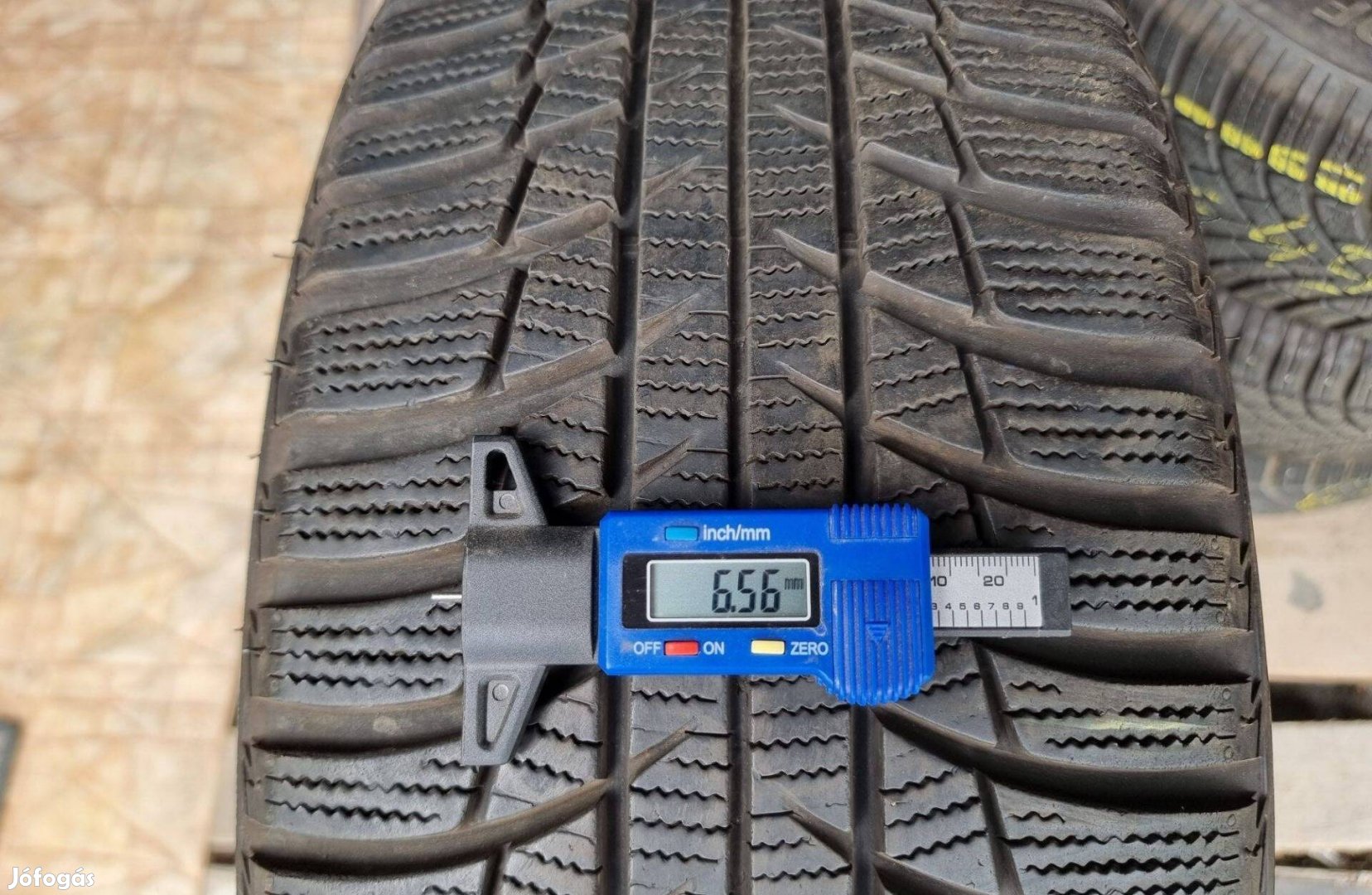 225/45R18 Bridgestone téli gumi 2db szinte újszerű állapotban eladó!