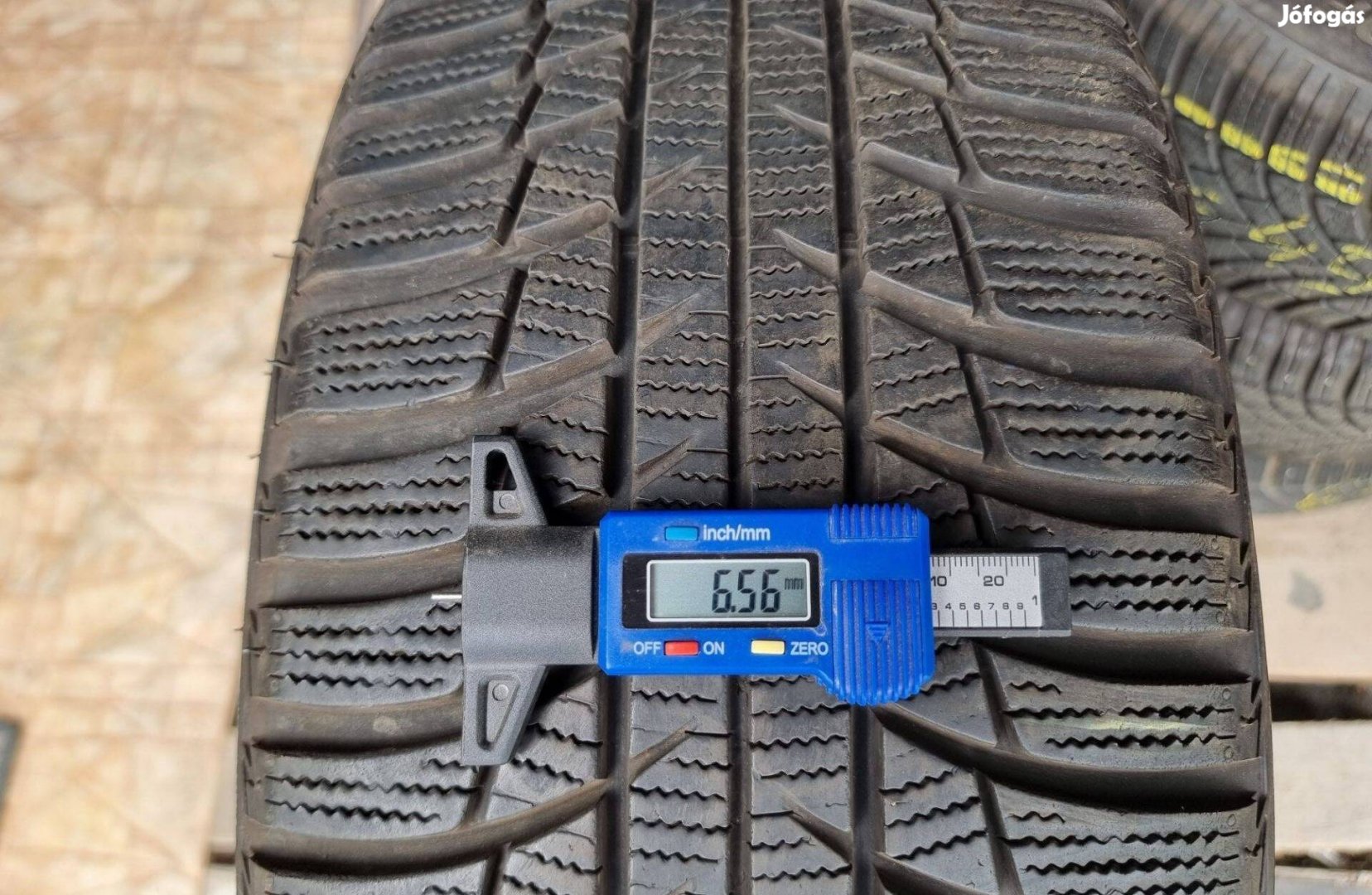 225/45R18 Bridgestone téli gumi 2db szinte újszerű állapotban eladó!