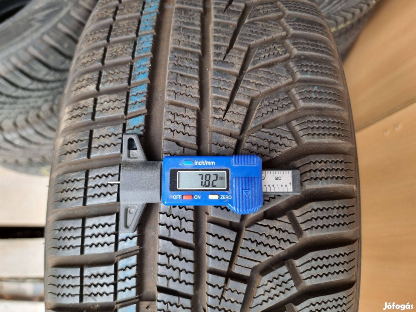 225/45R18 Hankook téli 2db újszerű állapotban olcsón eladó!