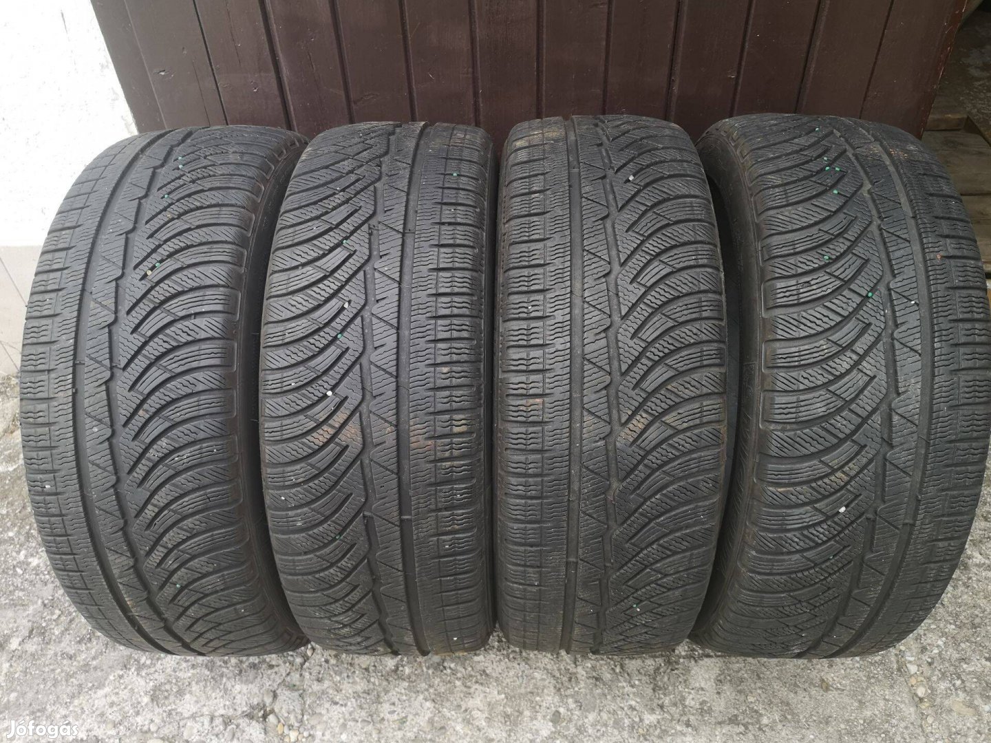 225/45R18 Michelin téligumik