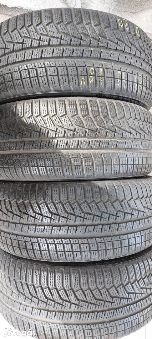 225/45R18" Hankook Téli 