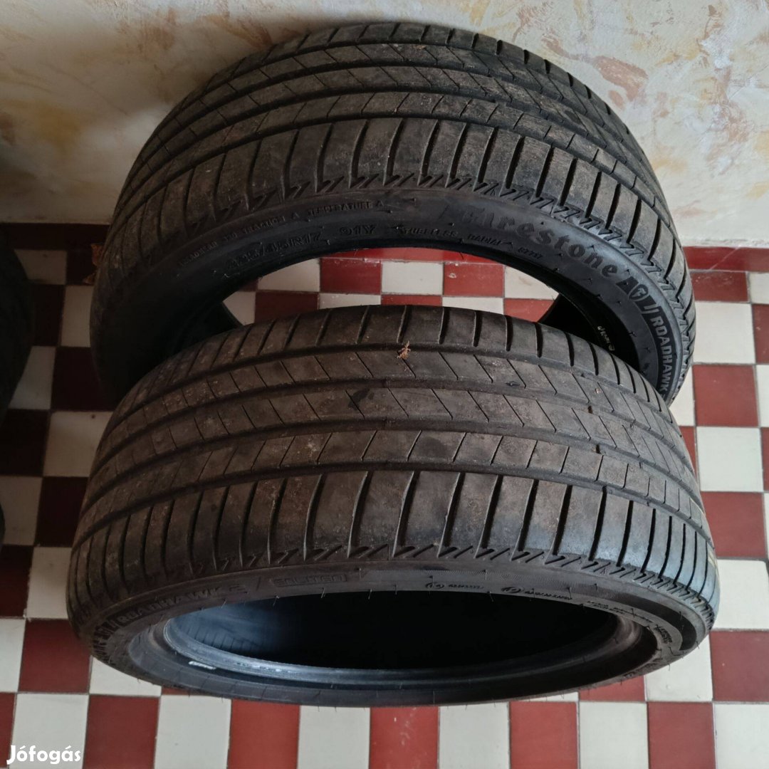 225/45R 17 nyári autógumi
