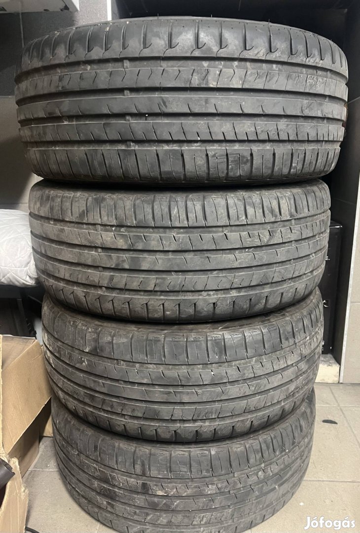 225/45 17" nyari gumi garnitura